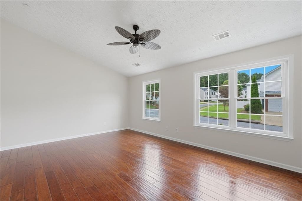 2 bedroom, 2 bathroom, 912 sq ft single family residence for sale at 628 Spanish Oak Drive, Acworth, GA 30102 — photo 7
