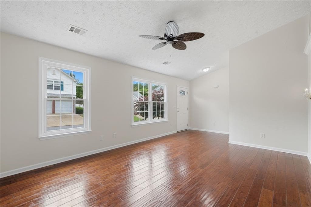 2 bedroom, 2 bathroom, 912 sq ft single family residence for sale at 628 Spanish Oak Drive, Acworth, GA 30102 — photo 8