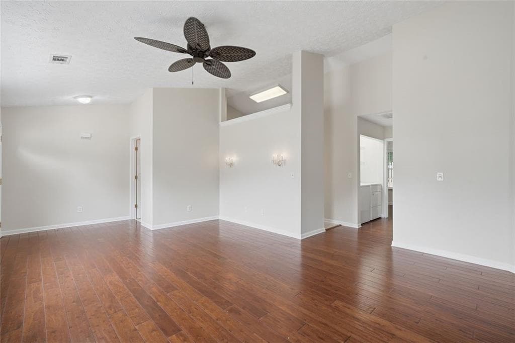 2 bedroom, 2 bathroom, 912 sq ft single family residence for sale at 628 Spanish Oak Drive, Acworth, GA 30102 — photo 10