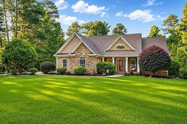 4 bedroom, 4 bathroom, 3,672 sq ft single family residence under contract at 8179 Pineview Court, Villa Rica, GA 30180
