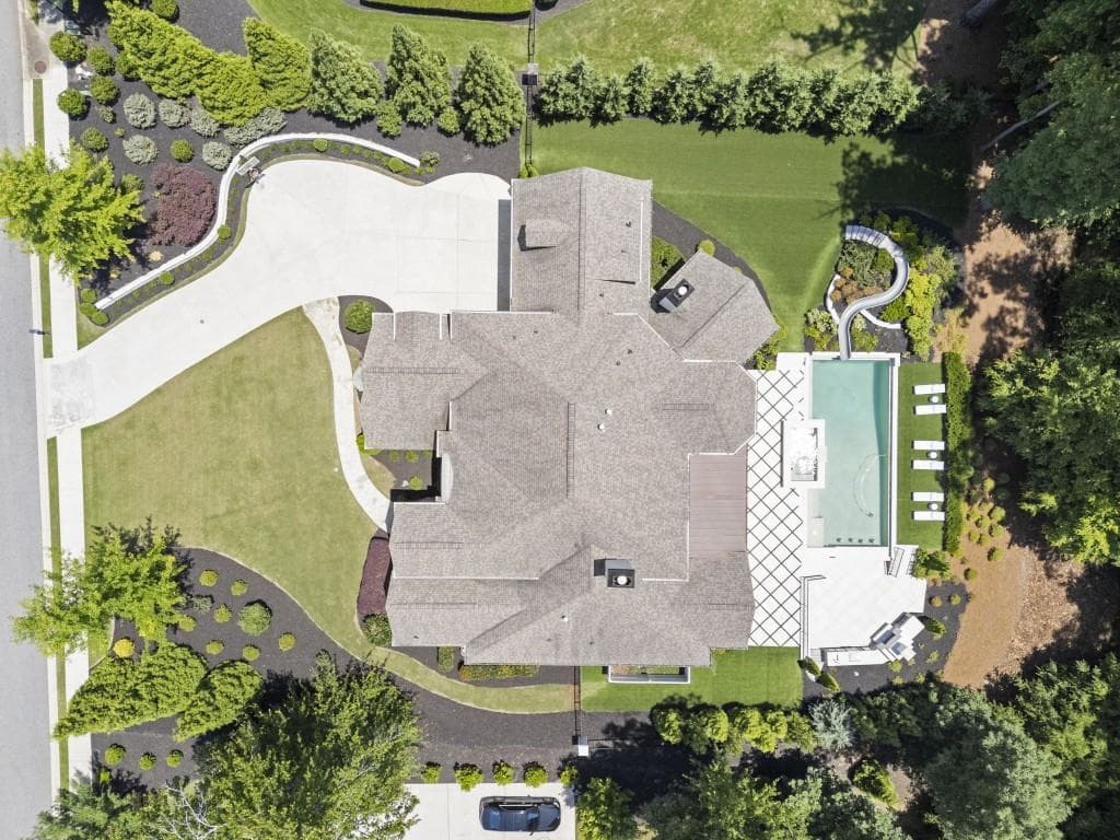 8 bedroom, 10 bathroom, 9,937 sq ft single family residence for sale at 3213 Balley Forrest Drive, Milton, GA 30004 — photo 3