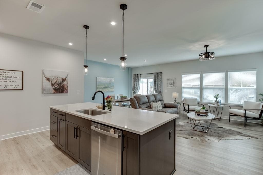 3 bedroom, 3 bathroom, 1,924 sq ft townhouse for sale at 148 Salt Lake Lane, Hoschton, GA 30548 — photo 8