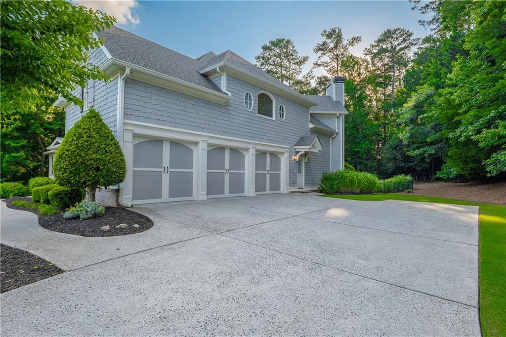 6 bedroom, 6 bathroom, 7,083 sq ft single family residence for sale at 1645 Eversedge Drive, Alpharetta, GA 30009 — photo 4