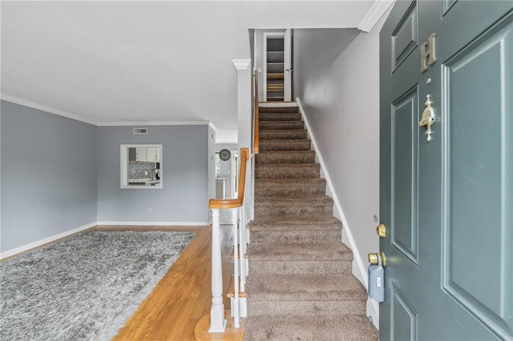 2 bedroom, 2 bathroom, 960 sq ft condominium for sale at 3071 Colonial Way H, Atlanta, GA 30341 — photo 2