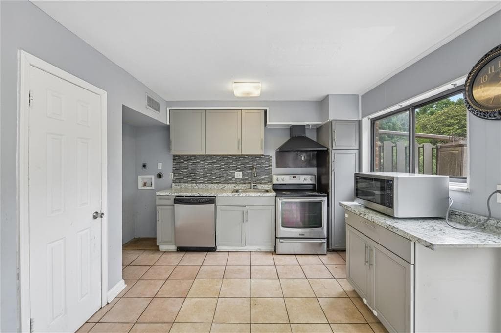 2 bedroom, 2 bathroom, 960 sq ft condominium for sale at 3071 Colonial Way H, Atlanta, GA 30341 — photo 7
