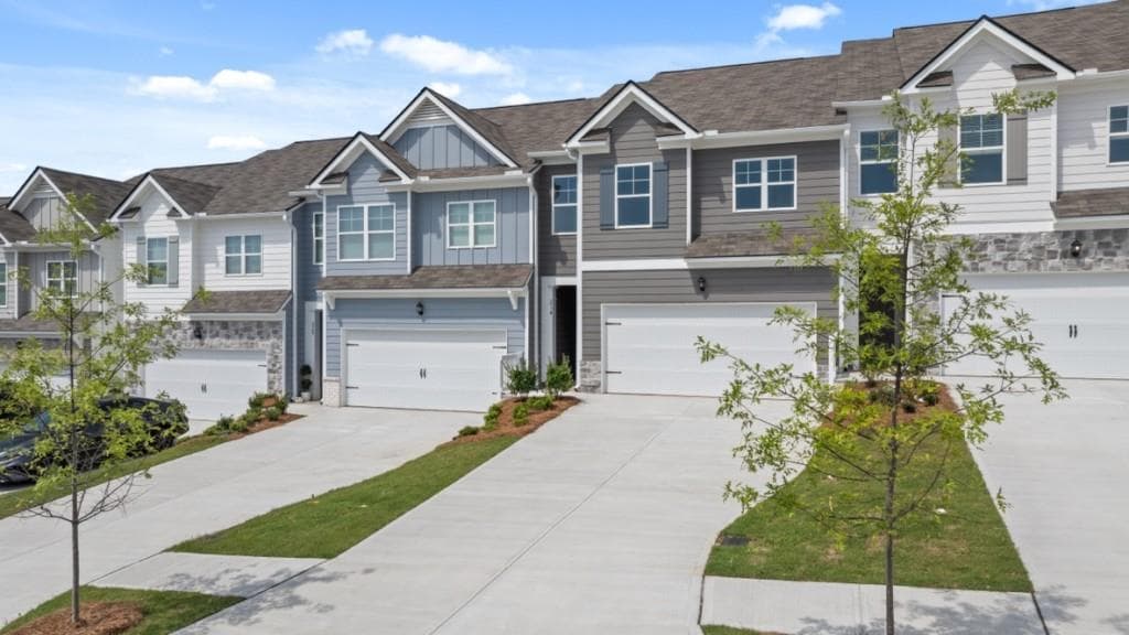 3 bedroom, 3 bathroom, 1,877 sq ft townhouse for sale at 214 Deerberry Drive, Jasper, GA 30143 — photo 2