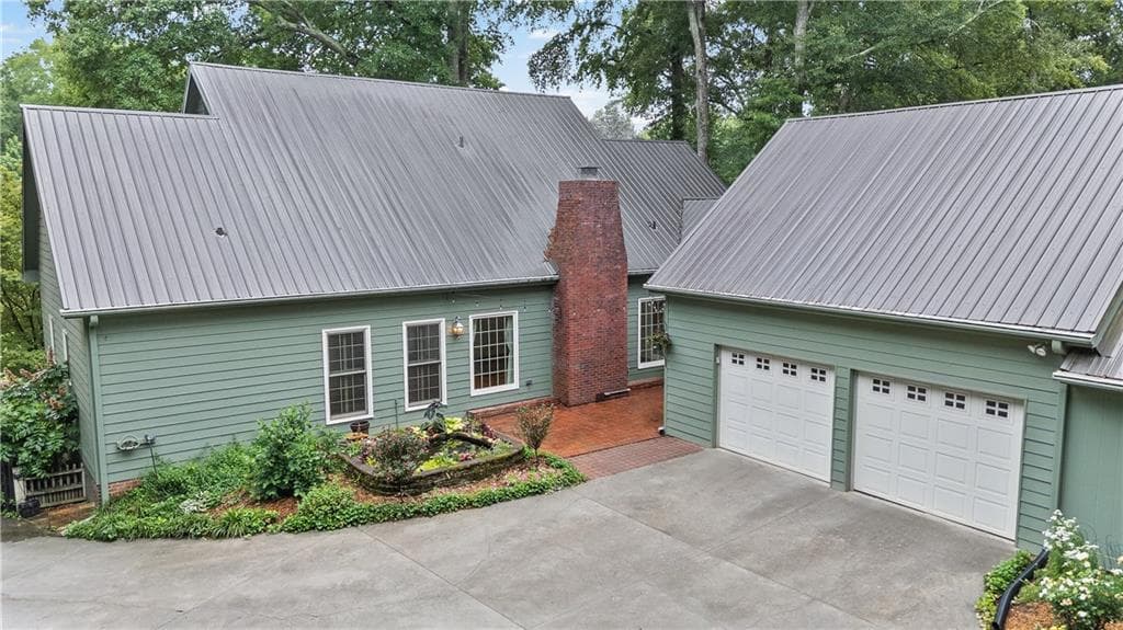 5 bedroom, 4 bathroom, 3,700 sq ft single family residence for sale at 4138 Town Branch Court, Covington, GA 30014 — photo 2