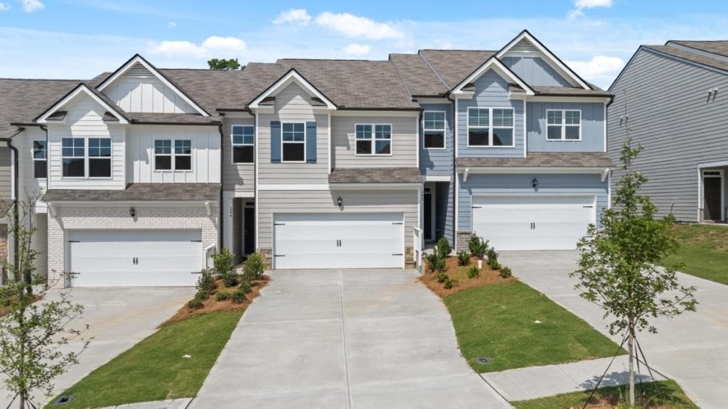 3 bedroom, 3 bathroom, 1,877 sq ft townhouse for sale at 244 Deerberry Drive, Jasper, GA 30143