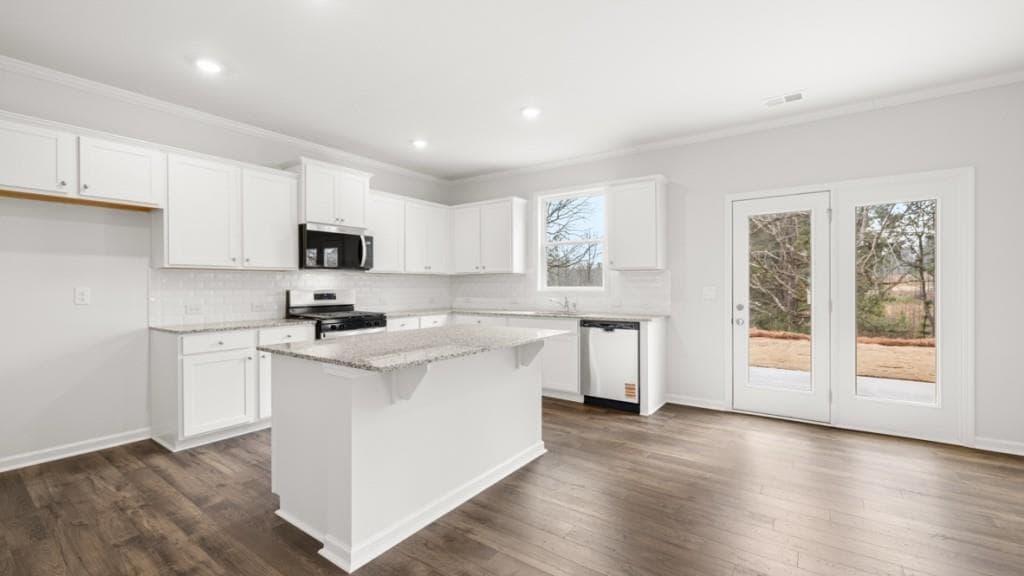 4 bedroom, 3 bathroom, 2,804 sq ft single family residence under contract at 318 Thompson Ridge Lane, Dallas, GA 30132 — photo 6