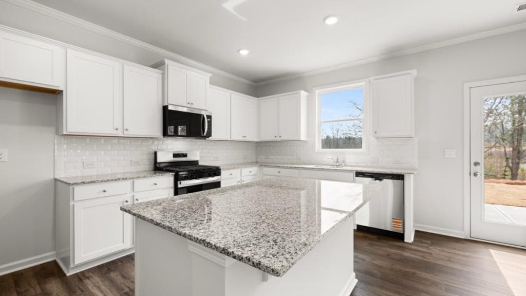 4 bedroom, 3 bathroom, 2,804 sq ft single family residence under contract at 318 Thompson Ridge Lane, Dallas, GA 30132 — photo 8