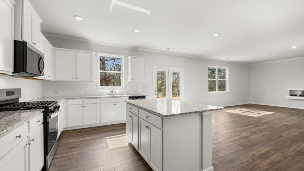 4 bedroom, 3 bathroom, 2,804 sq ft single family residence under contract at 318 Thompson Ridge Lane, Dallas, GA 30132 — photo 9