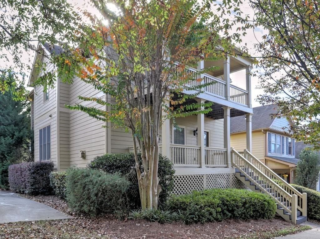 3 bedroom, 3 bathroom, 1,976 sq ft single family residence for rent at 975 Odessa Drive, Atlanta, GA 30318 for $3,100 a month — photo 3