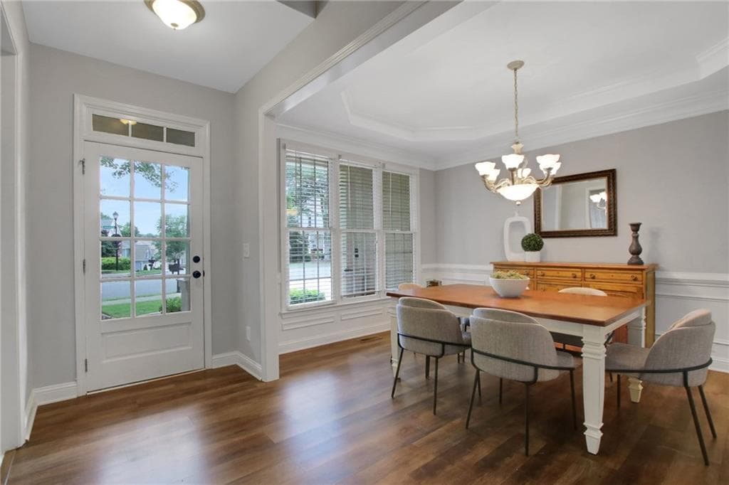 5 bedroom, 5 bathroom, 4,053 sq ft single family residence for sale at 5218 Davis Love Drive, Cumming, GA 30041 — photo 2