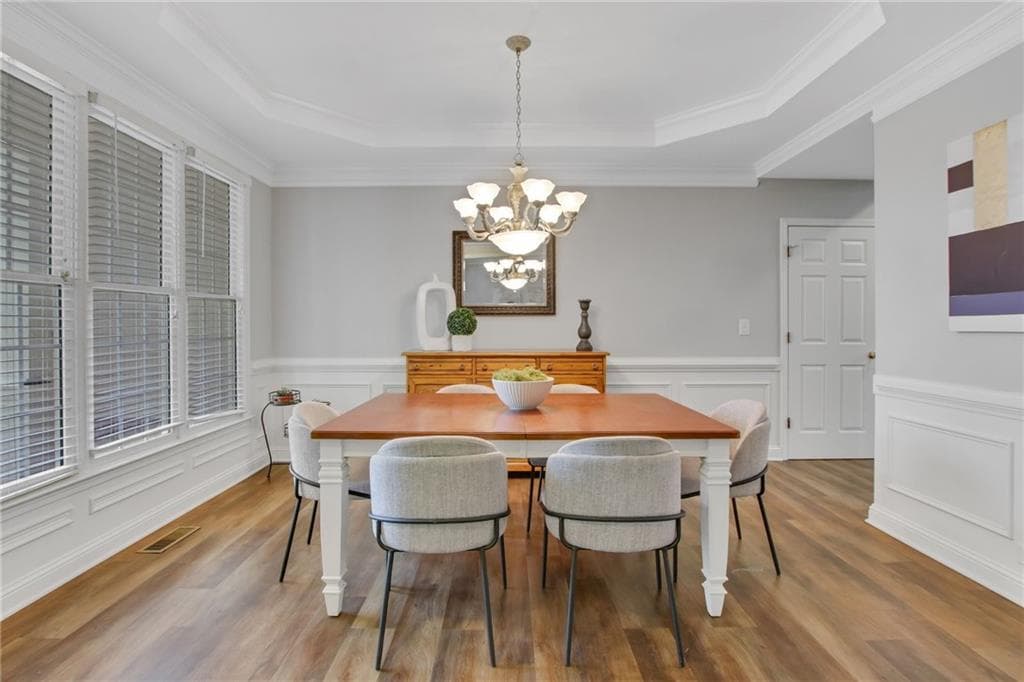 5 bedroom, 5 bathroom, 4,053 sq ft single family residence for sale at 5218 Davis Love Drive, Cumming, GA 30041 — photo 3