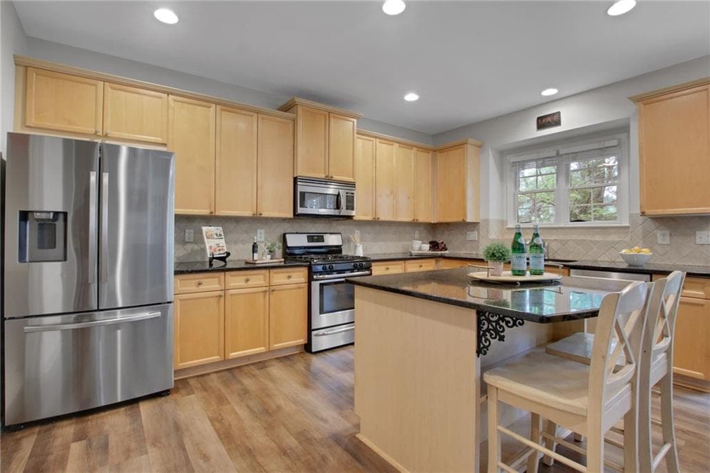 5 bedroom, 5 bathroom, 4,053 sq ft single family residence for sale at 5218 Davis Love Drive, Cumming, GA 30041 — photo 9