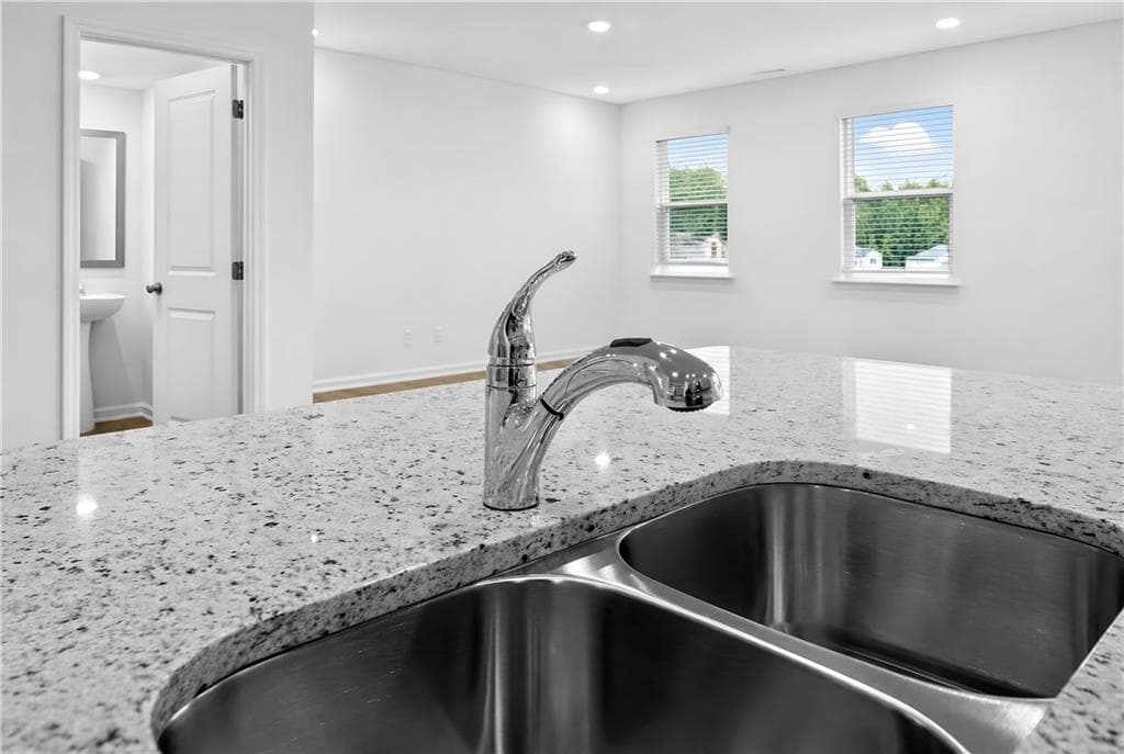 4 bedroom, 3 bathroom, 1,892 sq ft single family residence under contract at 2259 Linden Pass, Douglasville, GA 30135 — photo 8