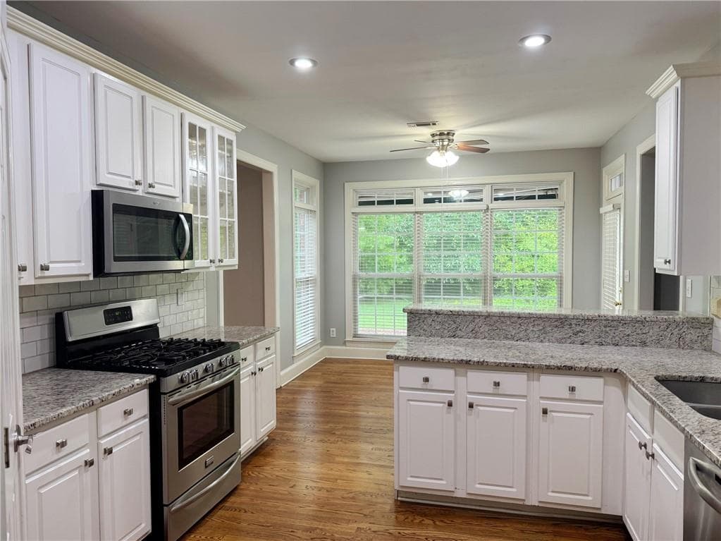 4 bedroom, 3 bathroom, 2,522 sq ft single family residence for sale at 75 Wentworth Way, Newnan, GA 30265 — photo 5