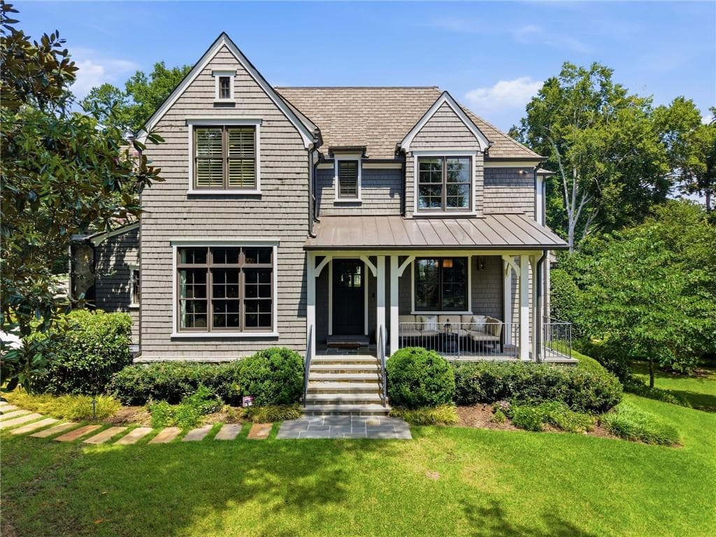 6 bedroom, 7 bathroom, 6,906 sq ft single family residence sold at 4384 Powers Ferry Road, Atlanta, GA 30327