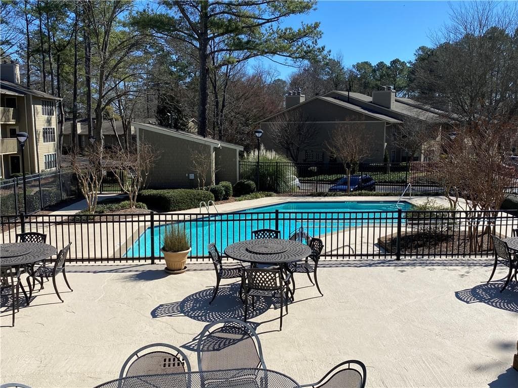 1 bedroom, 2 bathroom, 1,000 sq ft condominium for rent at 610 River Mill Circle 610, Roswell, GA 30075 for $1,375 a month — photo 3