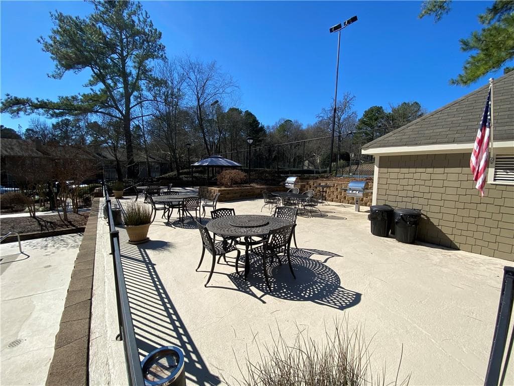 1 bedroom, 2 bathroom, 1,000 sq ft condominium for rent at 610 River Mill Circle 610, Roswell, GA 30075 for $1,375 a month — photo 4