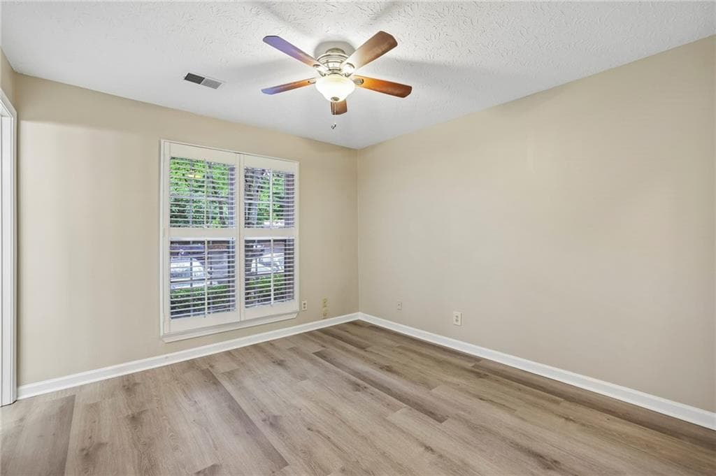 2 bedroom, 2 bathroom, 900 sq ft condominium for sale at 436 Teal Court, Roswell, GA 30076 — photo 6