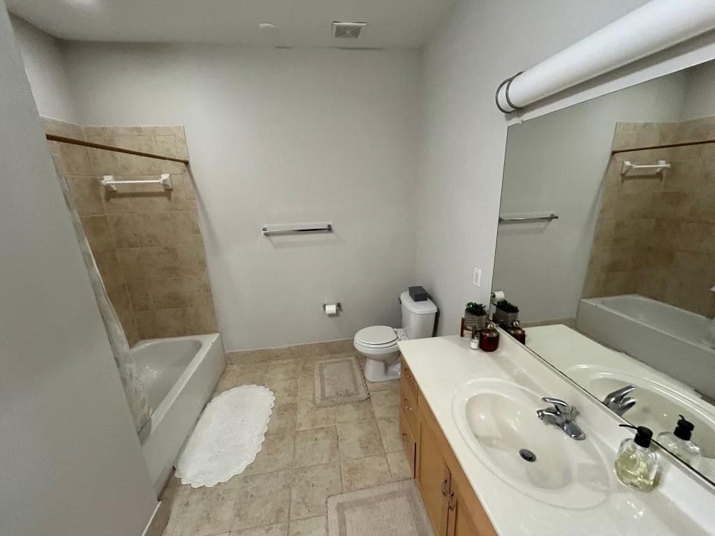 2 bedroom, 2 bathroom, 1,082 sq ft condominium for sale at 870 Mayson Turner Road 1336, Atlanta, GA 30314 — photo 5