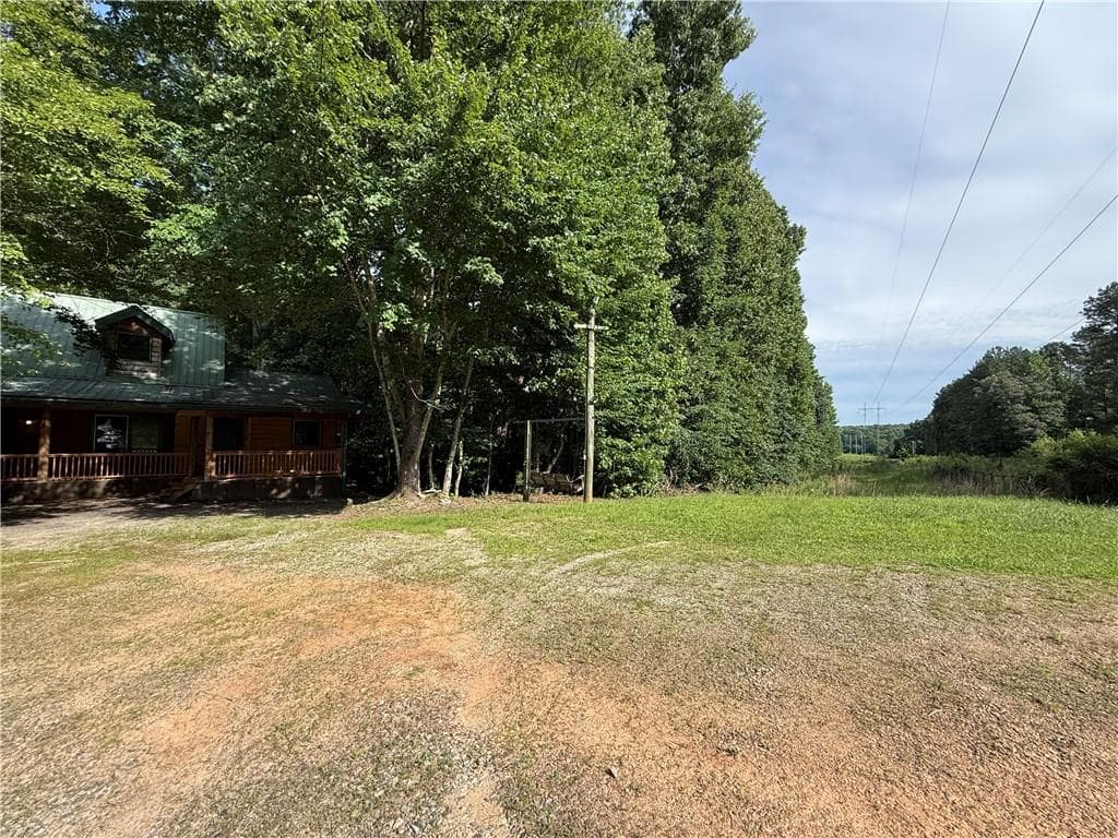 3 bedroom, 2 bathroom, 2,040 sq ft single family residence for rent at 2405 Mountain Road, Alpharetta, GA 30004 for $2,500 a month — photo 2
