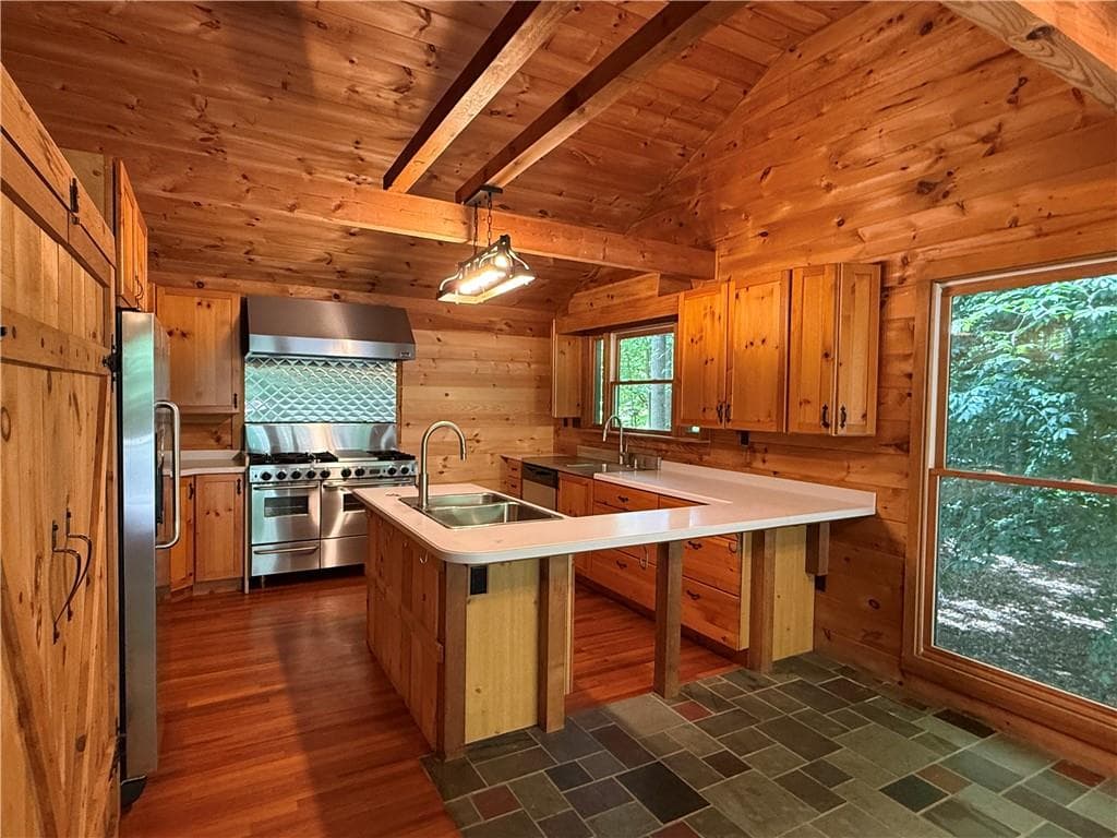 3 bedroom, 2 bathroom, 2,040 sq ft single family residence for rent at 2405 Mountain Road, Alpharetta, GA 30004 for $2,500 a month — photo 5