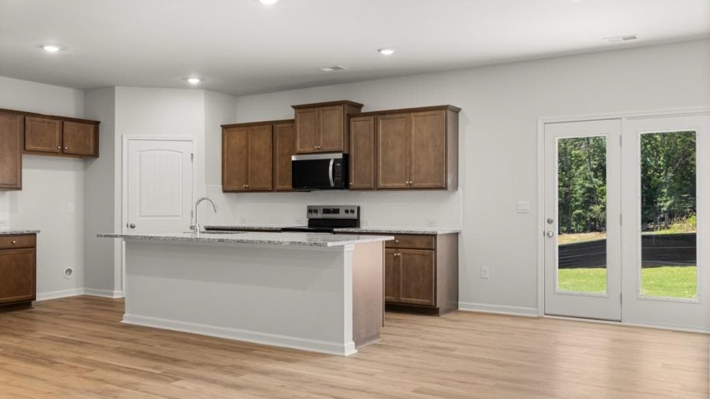 3 bedroom, 3 bathroom, 2,195 sq ft townhouse for sale at 1809 Meadow Green Circle, Gainesville, GA 30501 — photo 6