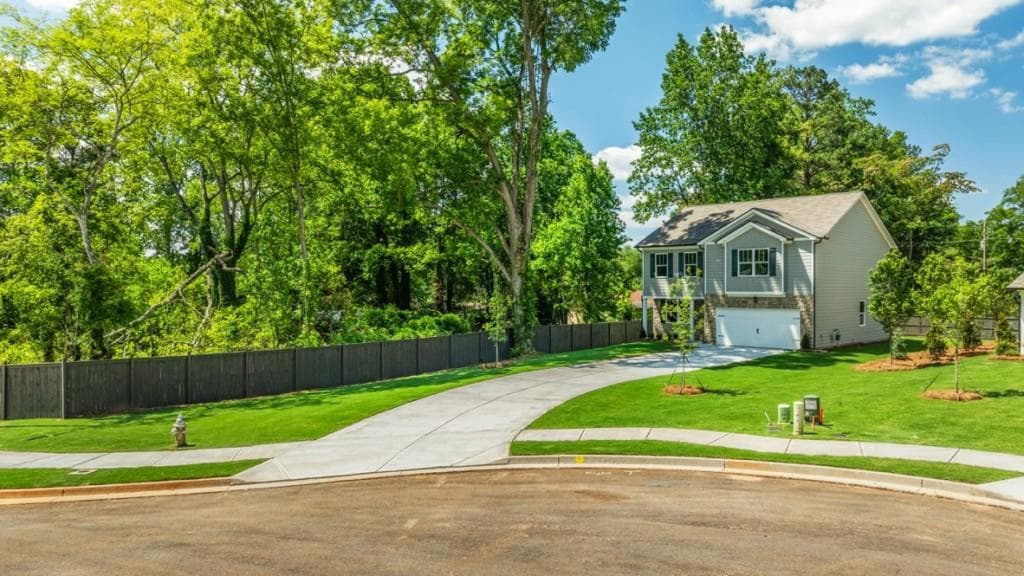 3 bedroom, 3 bathroom, 2,164 sq ft single family residence under contract at 2641 Indigo Road, Lithia Springs, GA 30122 — photo 2