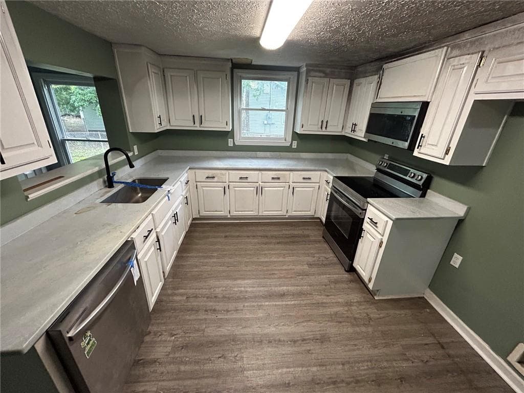 4 bedroom, 3 bathroom, 2,496 sq ft single family residence for sale at 235 Peachtree Street, Cedartown, GA 30125 — photo 3
