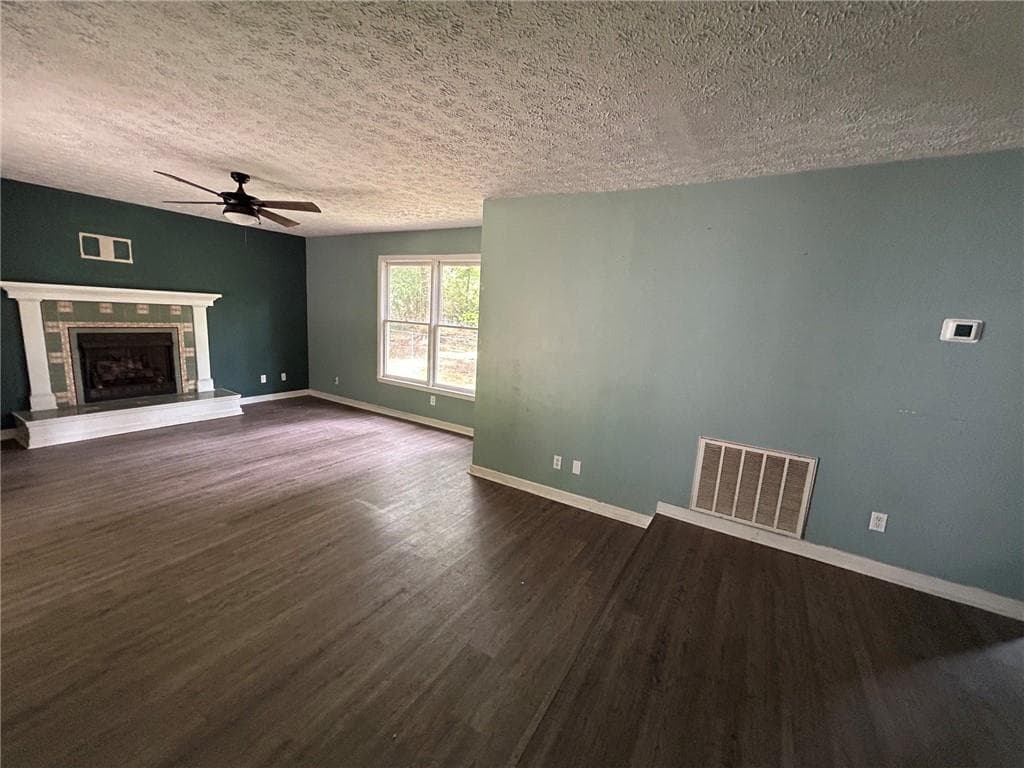 4 bedroom, 3 bathroom, 2,496 sq ft single family residence for sale at 235 Peachtree Street, Cedartown, GA 30125 — photo 4