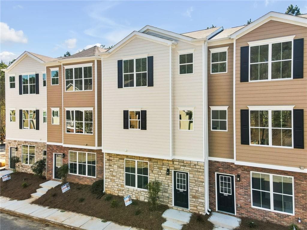 3 bedroom, 3 bathroom, 1,659 sq ft townhouse for rent at 203 Riverstone Commons Circle, Canton, GA 30114 for $2,000 a month — photo 1 of 32
