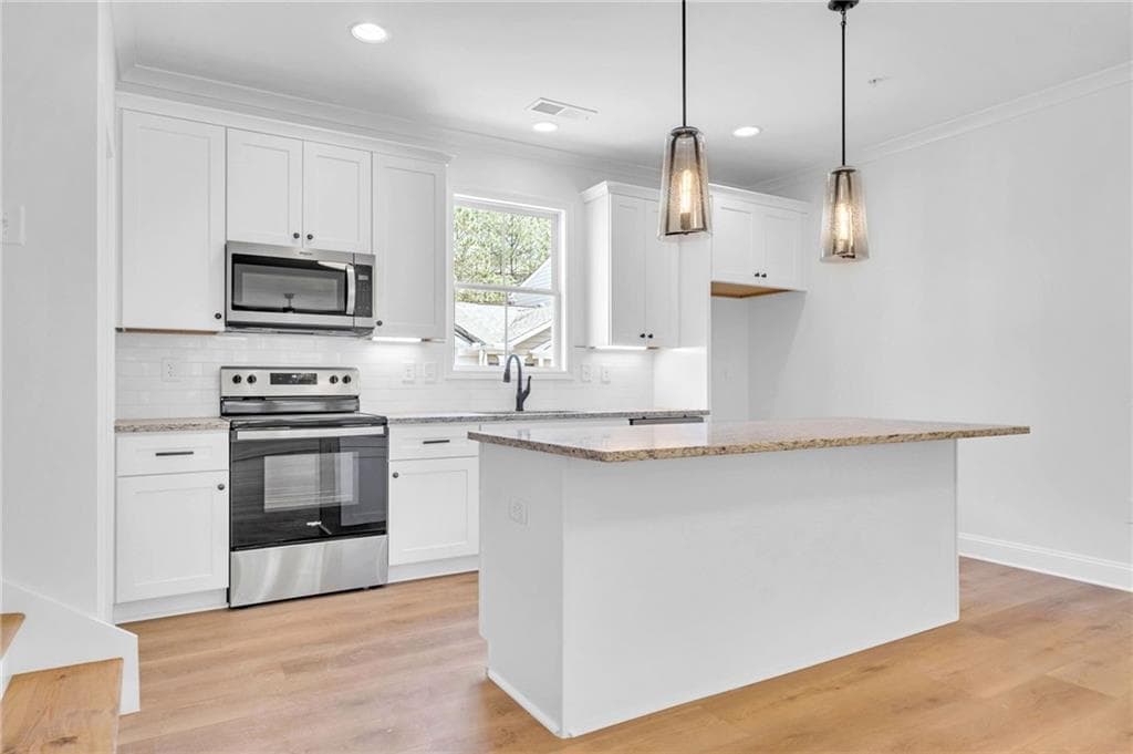 3 bedroom, 3 bathroom, 1,659 sq ft townhouse for rent at 203 Riverstone Commons Circle, Canton, GA 30114 for $2,000 a month — photo 5