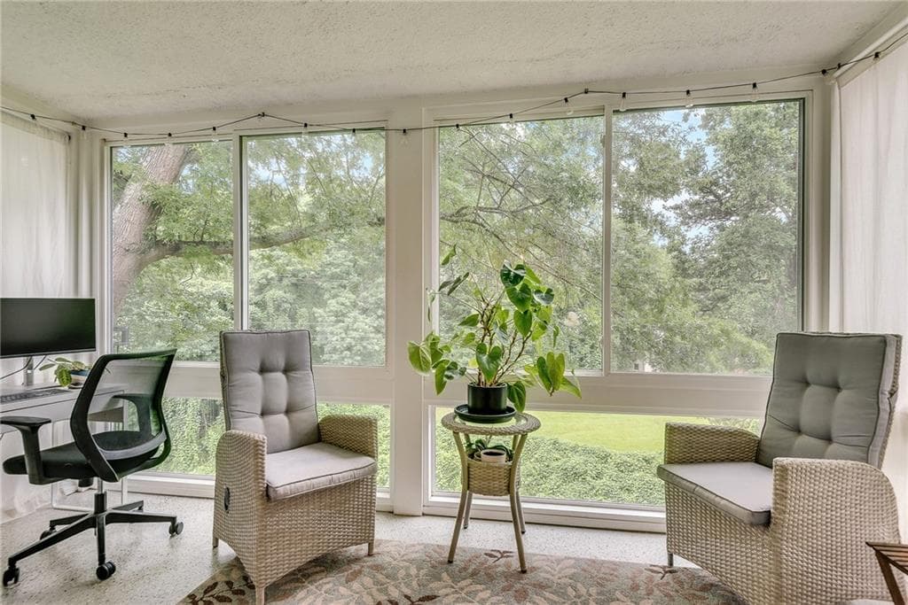 1 bedroom, 1 bathroom, 720 sq ft condominium for sale at 1445 Monroe Drive E16, Atlanta, GA 30324 — photo 3