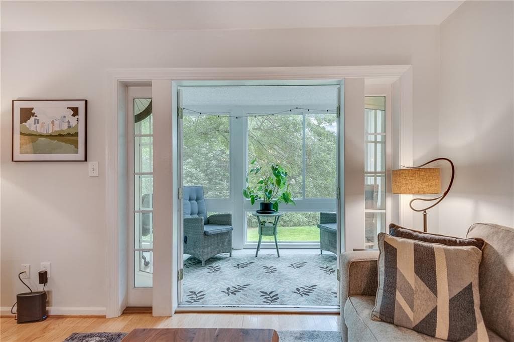 1 bedroom, 1 bathroom, 720 sq ft condominium for sale at 1445 Monroe Drive E16, Atlanta, GA 30324 — photo 4