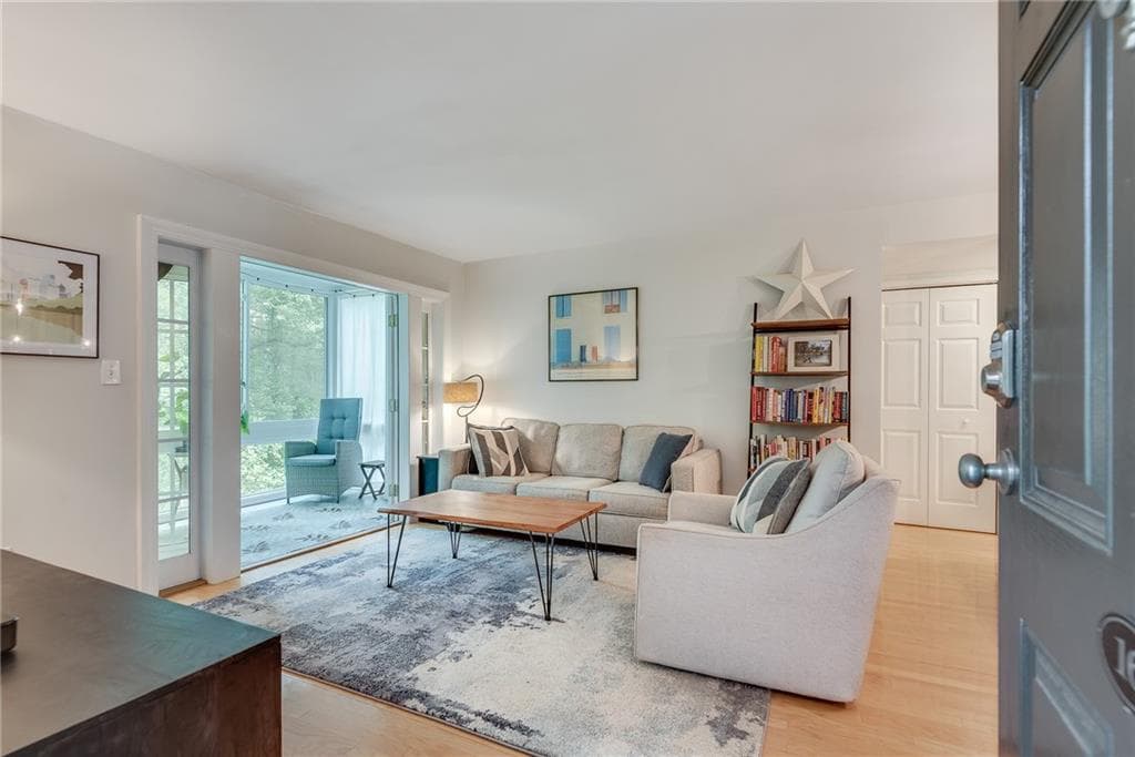 1 bedroom, 1 bathroom, 720 sq ft condominium for sale at 1445 Monroe Drive E16, Atlanta, GA 30324 — photo 5