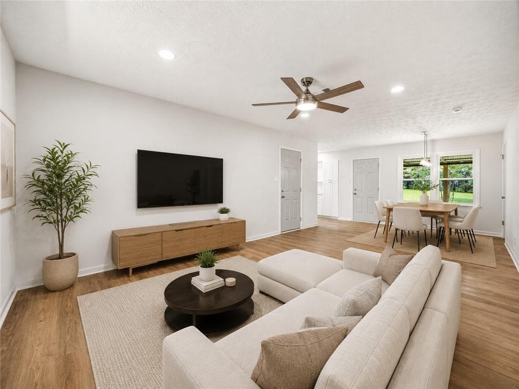 3 bedroom, 2 bathroom, 1,240 sq ft single family residence under contract at 700 John Deere Road, Monroe, GA 30656 — photo 2