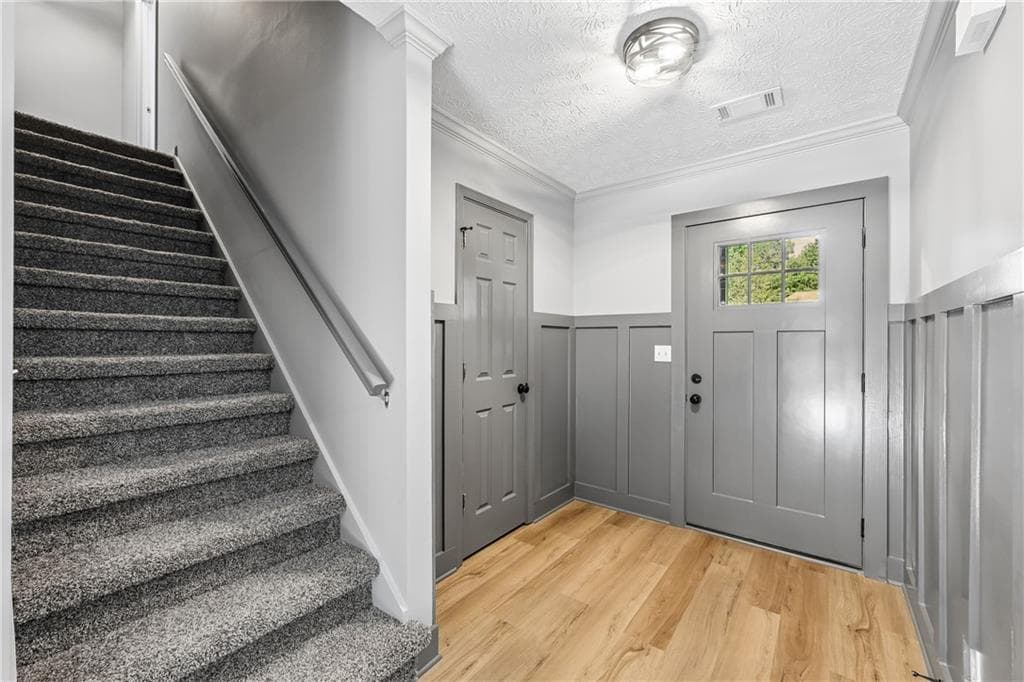 4 bedroom, 2 bathroom, 1,620 sq ft single family residence for sale at 2360 Huntington Drive, Loganville, GA 30052 — photo 5