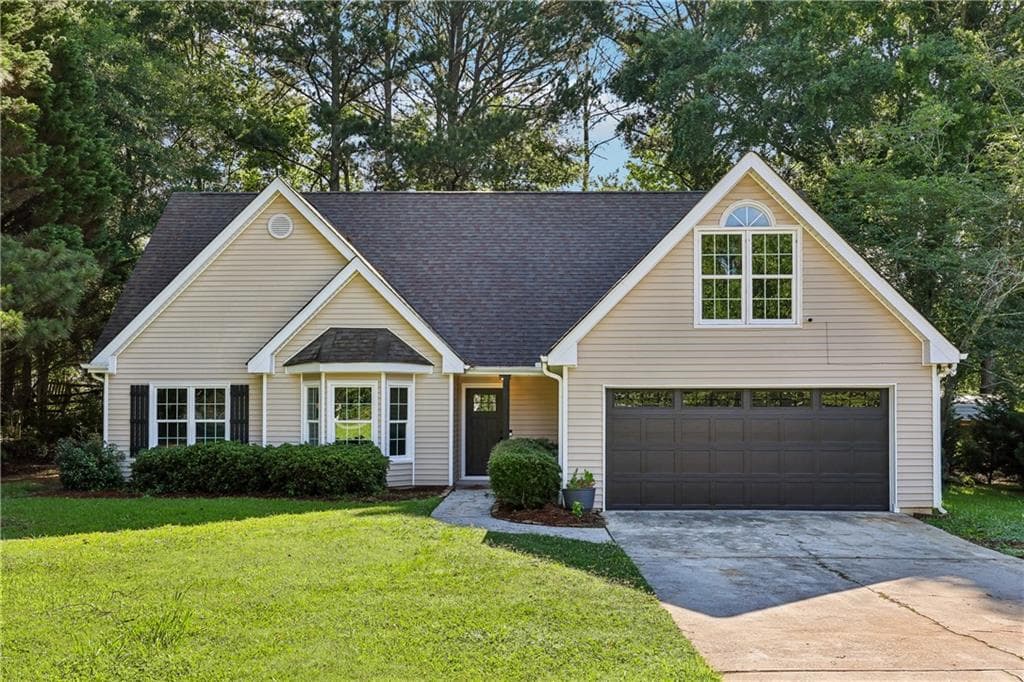 4 bedroom, 2 bathroom, 1,620 sq ft single family residence for sale at 2360 Huntington Drive, Loganville, GA 30052