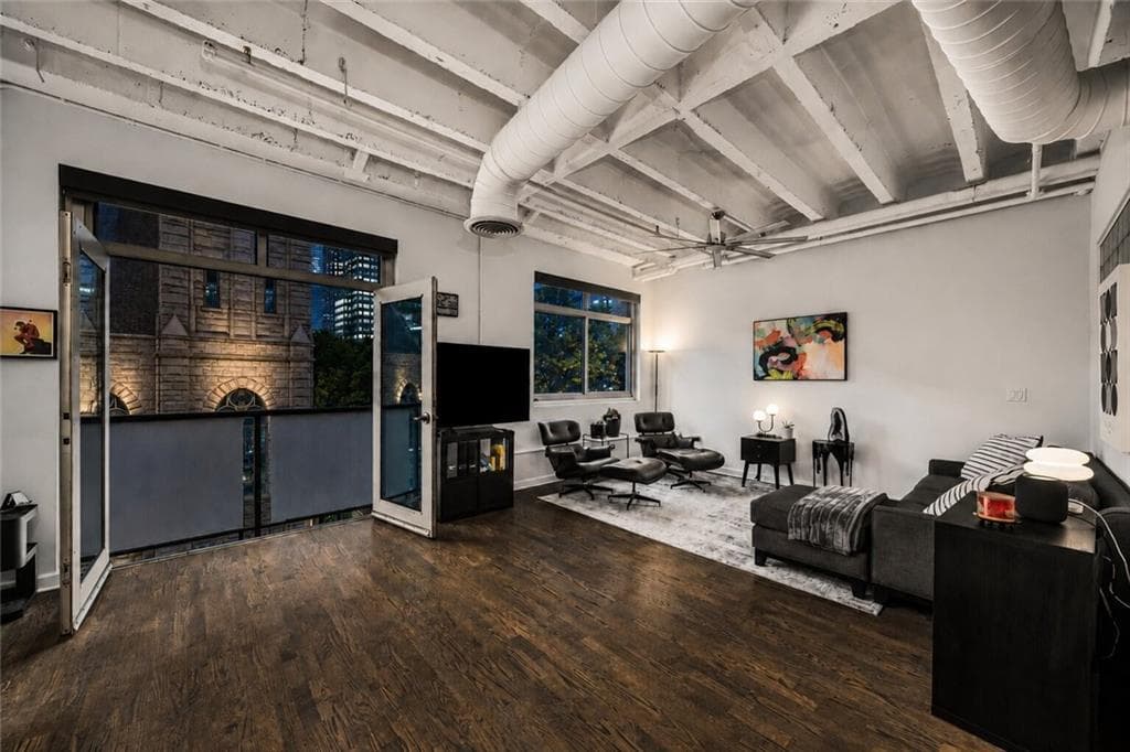 1 bedroom, 1 bathroom, 1,040 sq ft condominium for sale at 805 Peachtree Street 318, Atlanta, GA 30308 — photo 2
