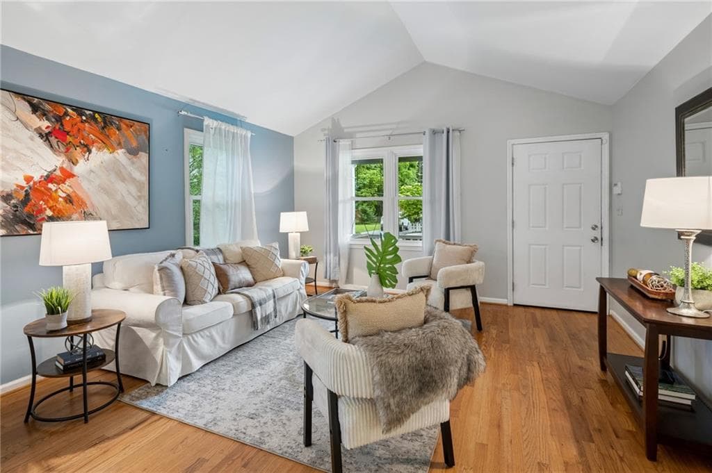 2 bedroom, 2 bathroom, 1,072 sq ft single family residence for sale at 2580 Forrest Avenue, Atlanta, GA 30318 — photo 4