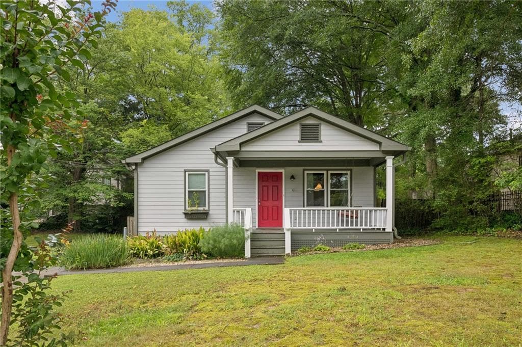 2 bedroom, 2 bathroom, 1,072 sq ft single family residence for sale at 2580 Forrest Avenue, Atlanta, GA 30318 — photo 1 of 27