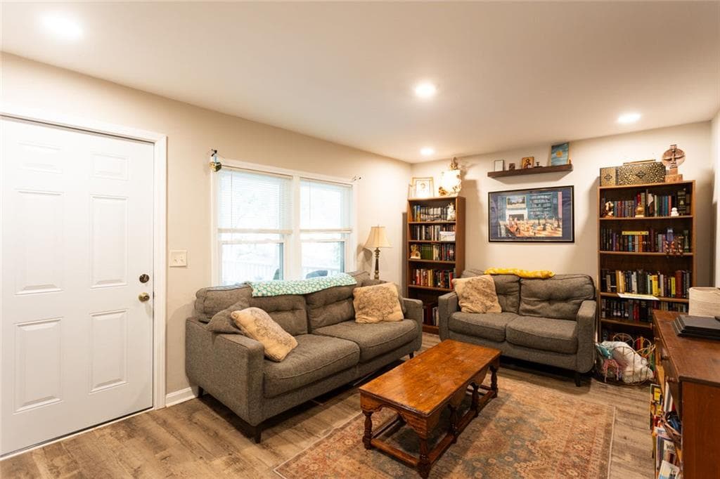 3 bedroom, 2 bathroom, 1,100 sq ft single family residence for sale at 521 Green Street, Monroe, GA 30655 — photo 6