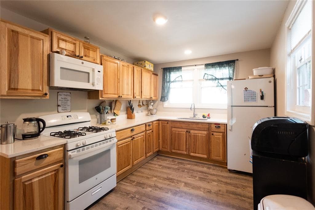 3 bedroom, 2 bathroom, 1,100 sq ft single family residence for sale at 521 Green Street, Monroe, GA 30655 — photo 9
