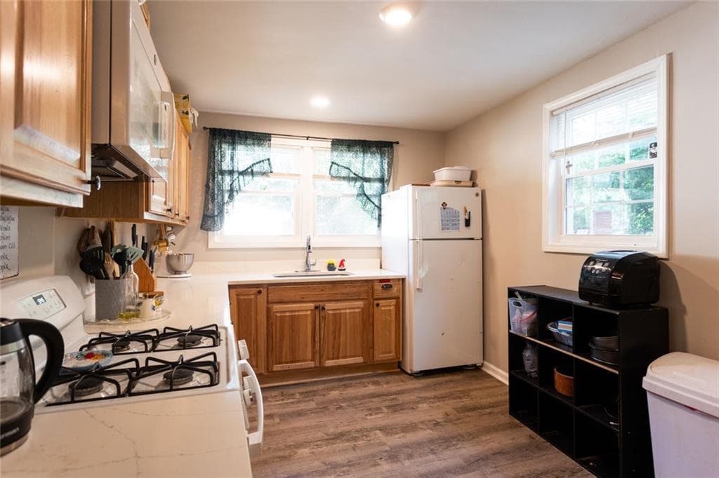 3 bedroom, 2 bathroom, 1,100 sq ft single family residence for sale at 521 Green Street, Monroe, GA 30655 — photo 10