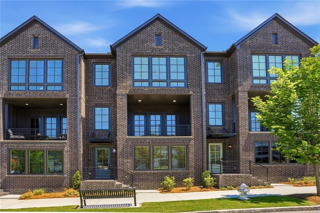 4 bedroom, 4 bathroom, 2,000 sq ft townhouse for rent at 2597 Mackintosh, Brookhaven, GA 30319 for $4,795 a month — photo 1 of 44
