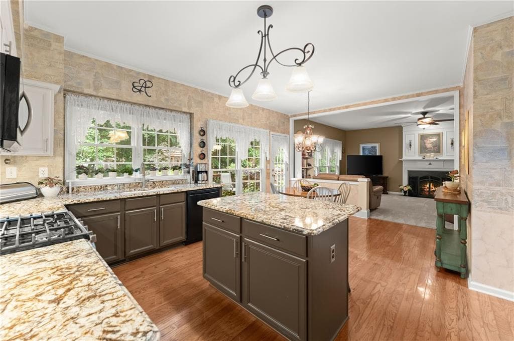 4 bedroom, 3 bathroom, 2,867 sq ft single family residence for sale at 7730 Wickley Drive, Cumming, GA 30041 — photo 8