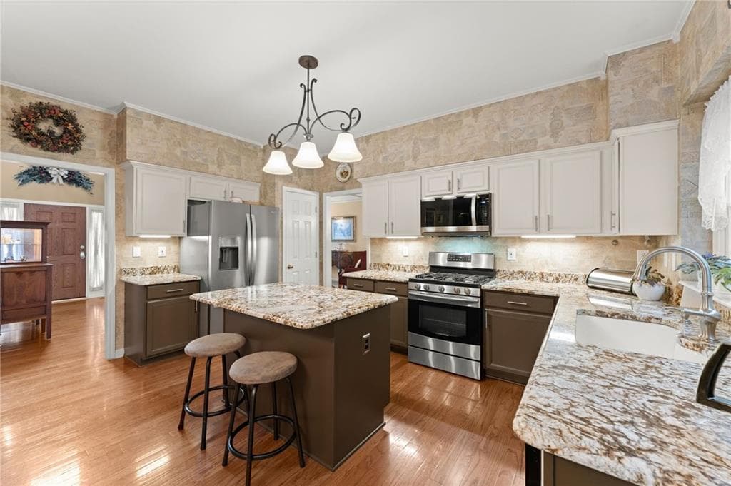 4 bedroom, 3 bathroom, 2,867 sq ft single family residence for sale at 7730 Wickley Drive, Cumming, GA 30041 — photo 10
