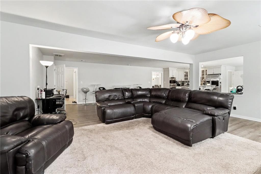 4 bedroom, 3 bathroom, 2,756 sq ft single family residence for sale at 329 Plantation Circle, Fayetteville, GA 30214 — photo 4